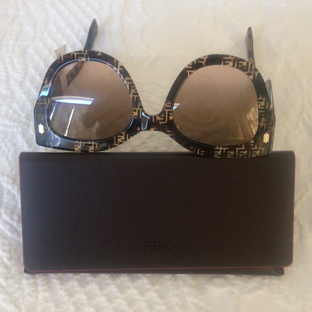 Fendi - Picture 3 of 4